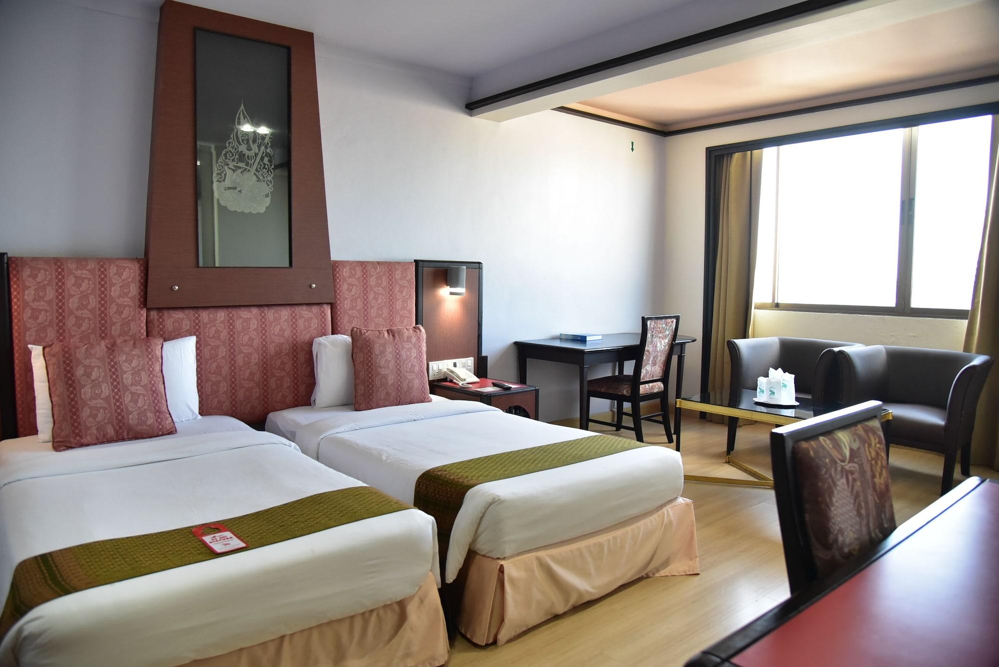 Bp Grand Tower Hotel Hatjaj Kültér fotó