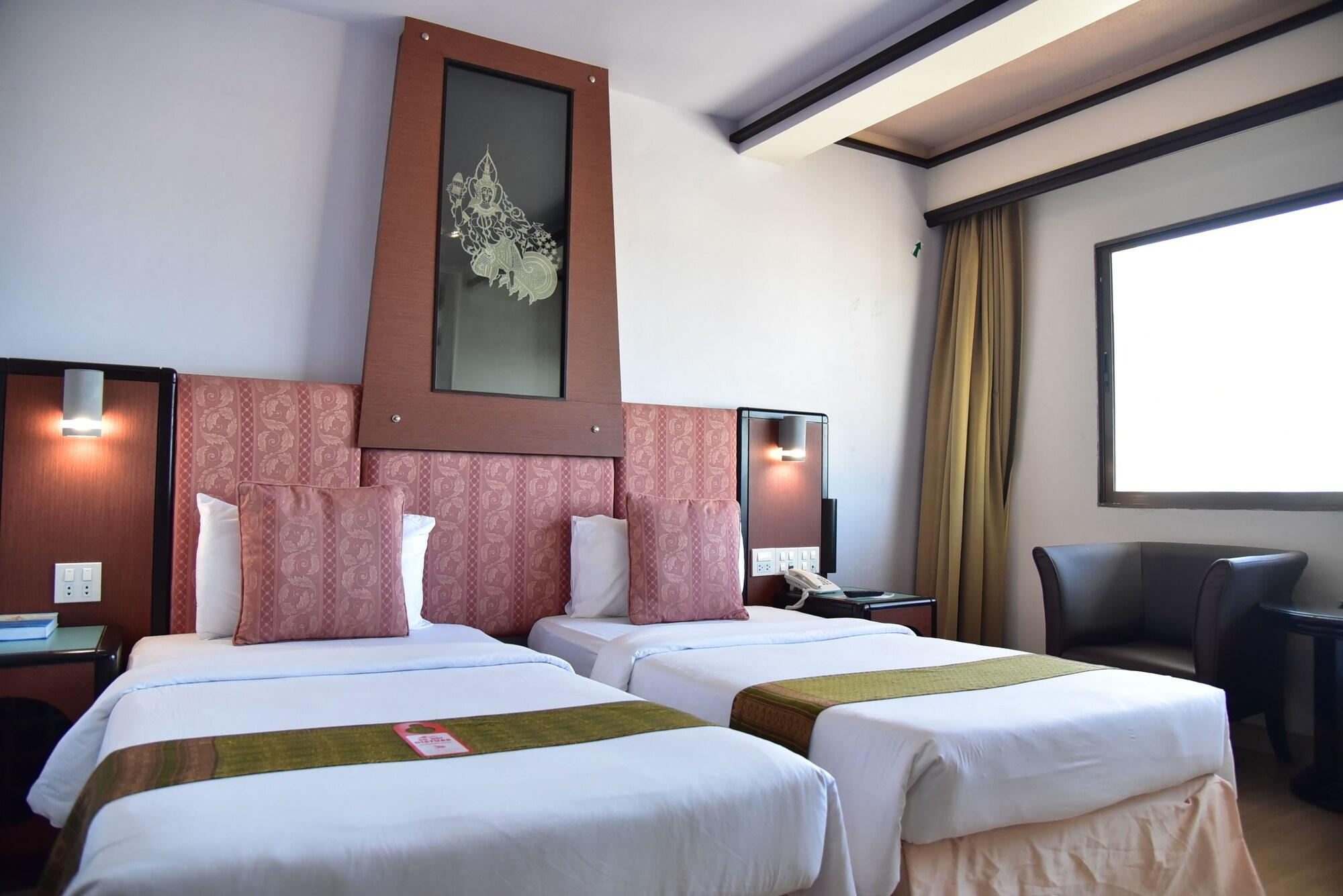 Bp Grand Tower Hotel Hatjaj Kültér fotó