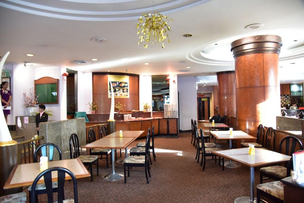 Bp Grand Tower Hotel Hatjaj Kültér fotó