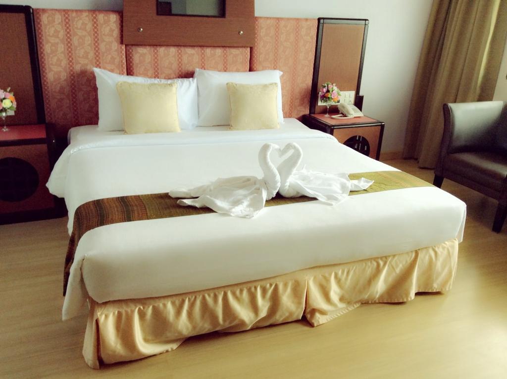 Bp Grand Tower Hotel Hatjaj Kültér fotó